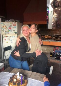 Filtrado de mi prima putita cogiendo 2