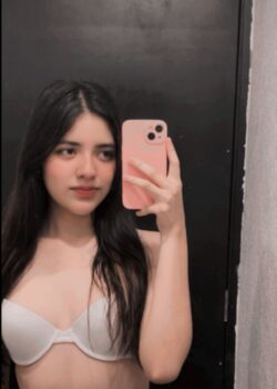 Alumna colegiala me manda fotos para pasar la materia 6