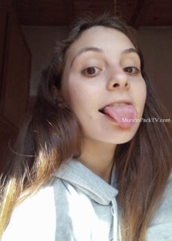 Adolescente ardiente se termina filtrando sus nudes 7
