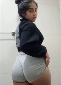 Morra de 18 años hace videollamada desnudandose 7