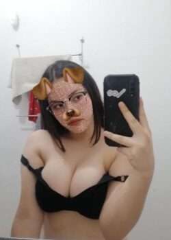Pendeja tetonaa de 19 años me llena de fotitos 4
