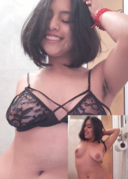Hermosa adolescente colegiala atrevida desnuda 4