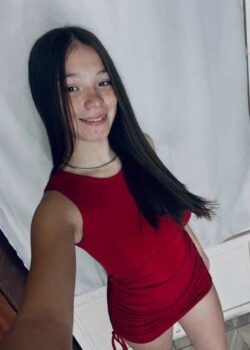 Pendejita colegiala tetona de carita tierna manda nudes 7